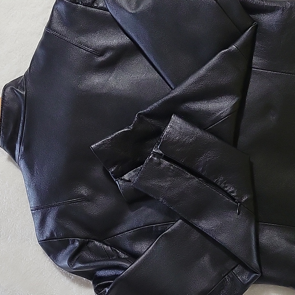 VINTAGE GENUINE LEATHER JACKET - Picture 8 of 16
